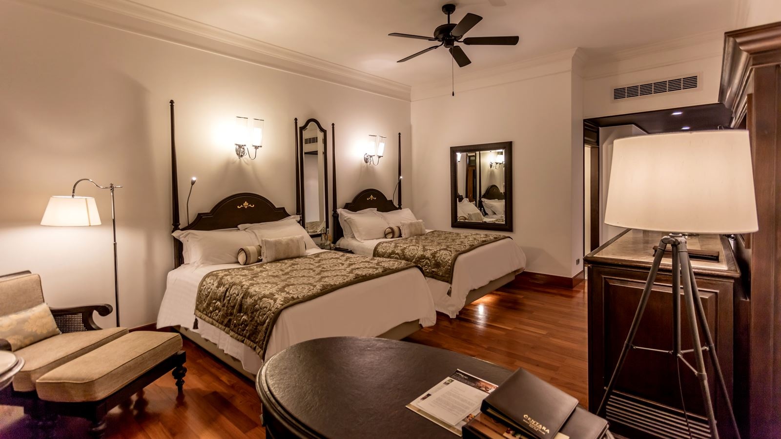 rooms-premium-deluxe-club-room