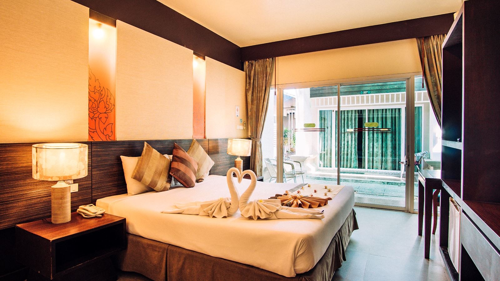 rooms-courtyard-deluxe