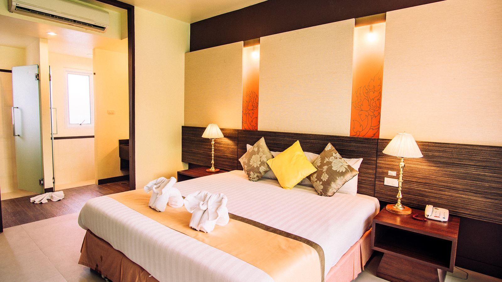 rooms-courtyard-suite