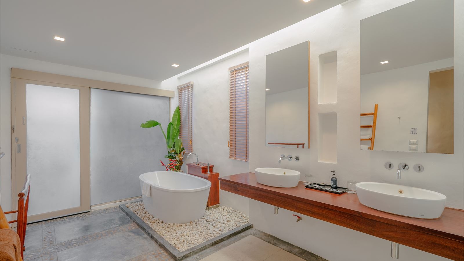 rooms-access-pool-villa--child-sharing-bed