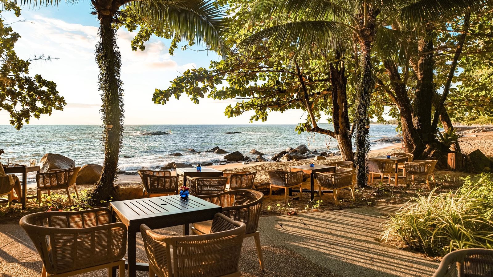 bars-beach-bar