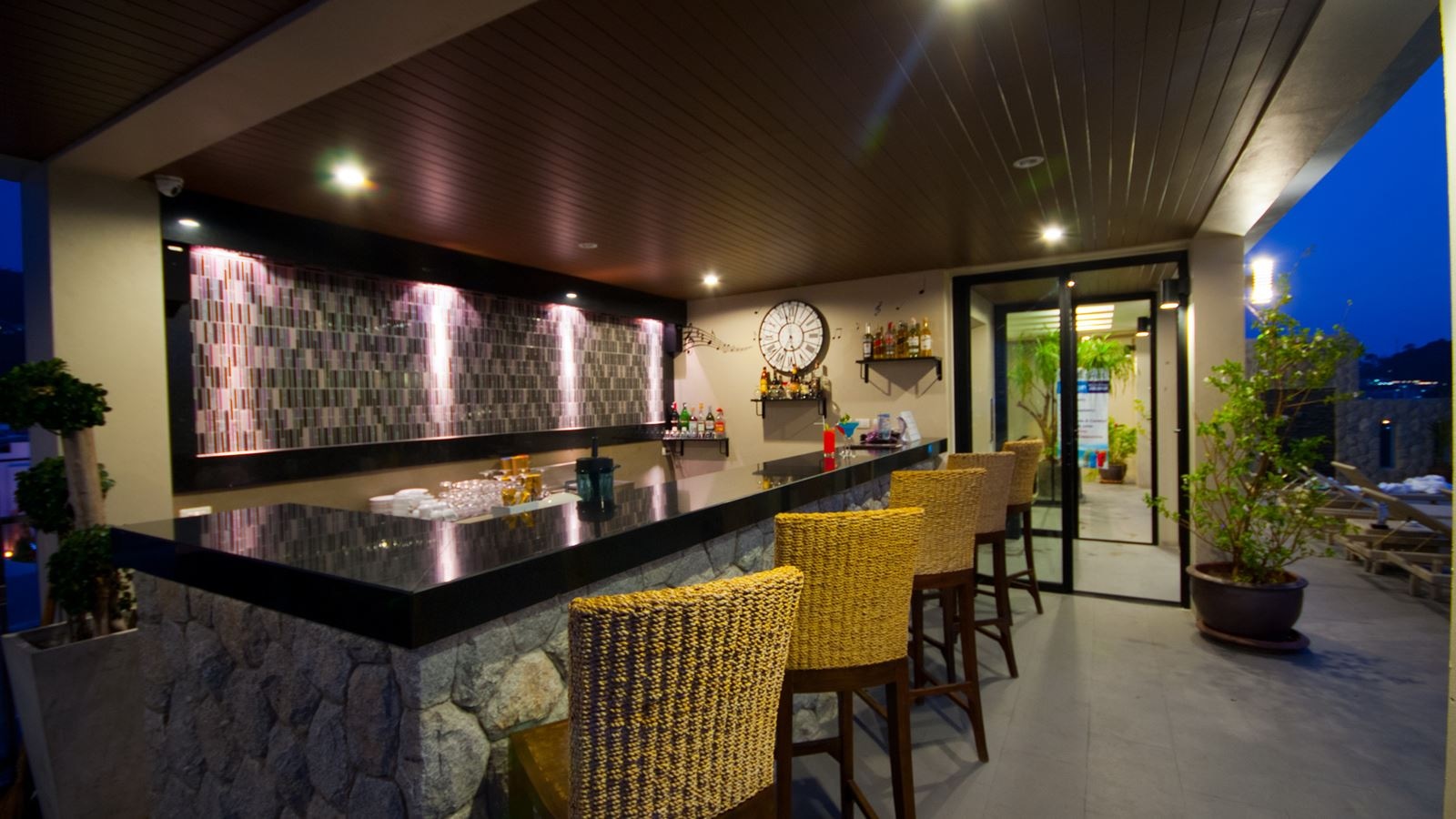 restaurants-meir-jarr-at-rooftop