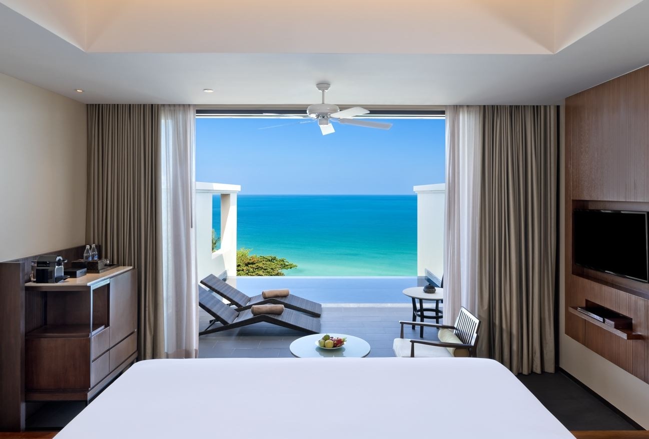 rooms-premium-ocean-pool-one-bedroom-suite