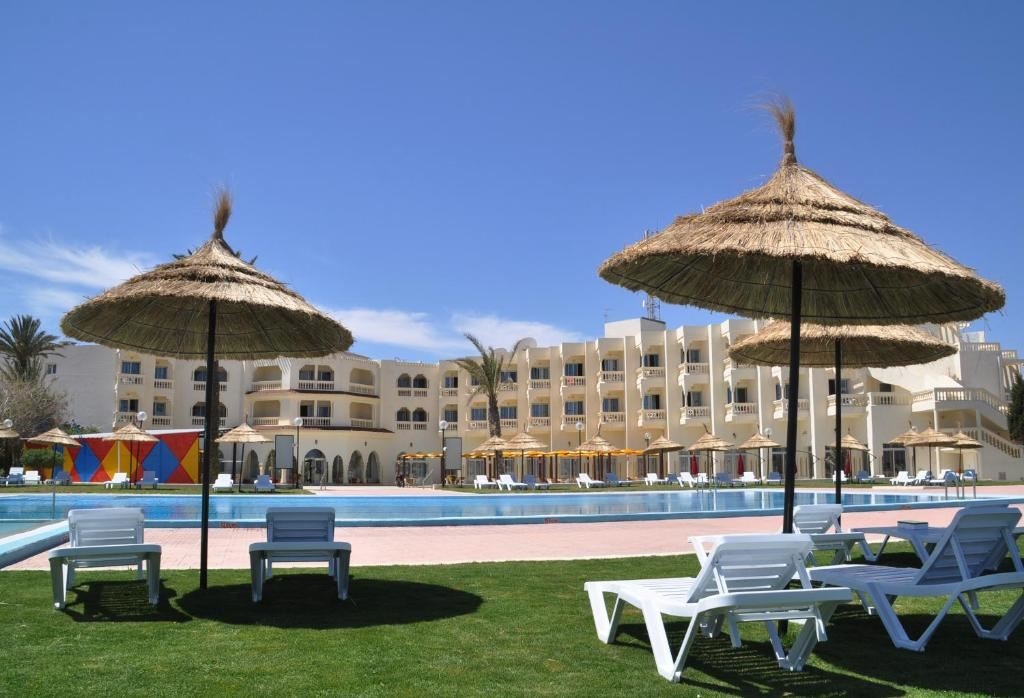 pools-outdoor-pool
