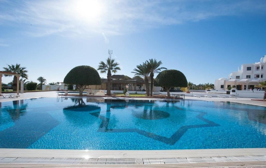 pools-outdoor-pool