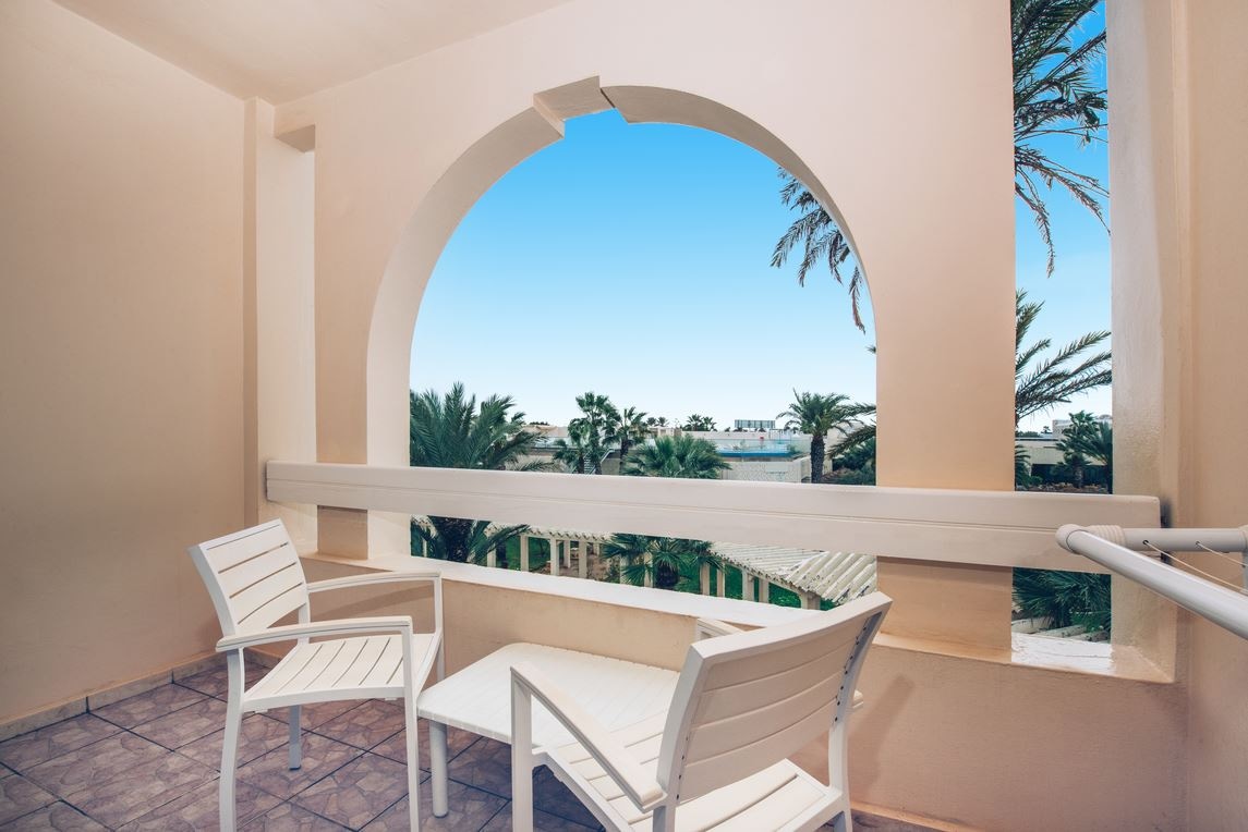 rooms-double-pool-view