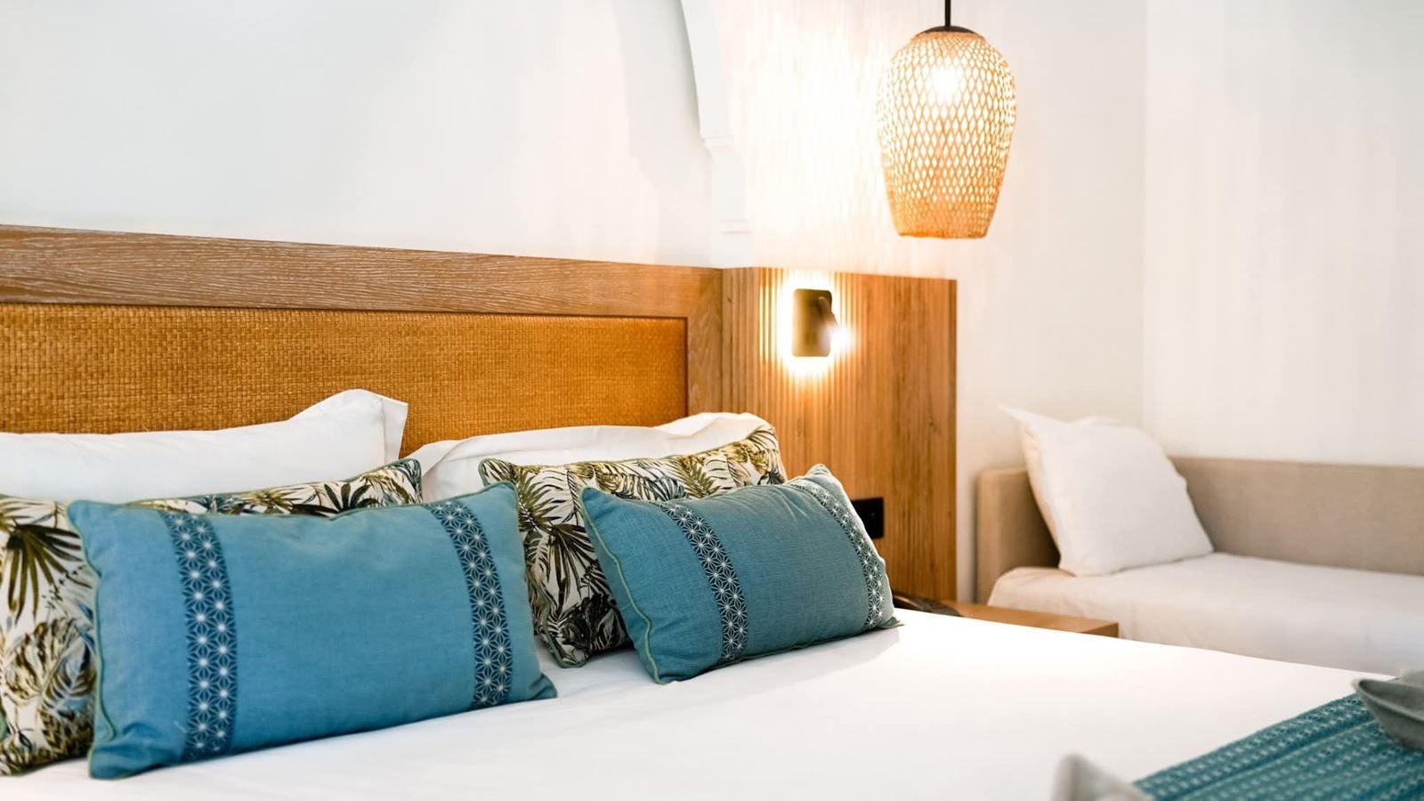 rooms-triple-room-garden-view