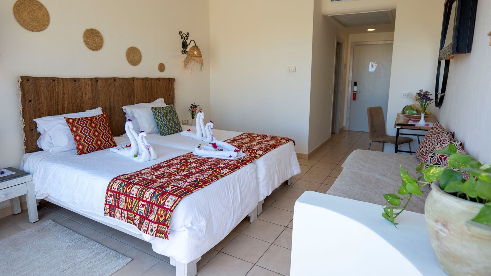 rooms-double-standard-room-garden-view