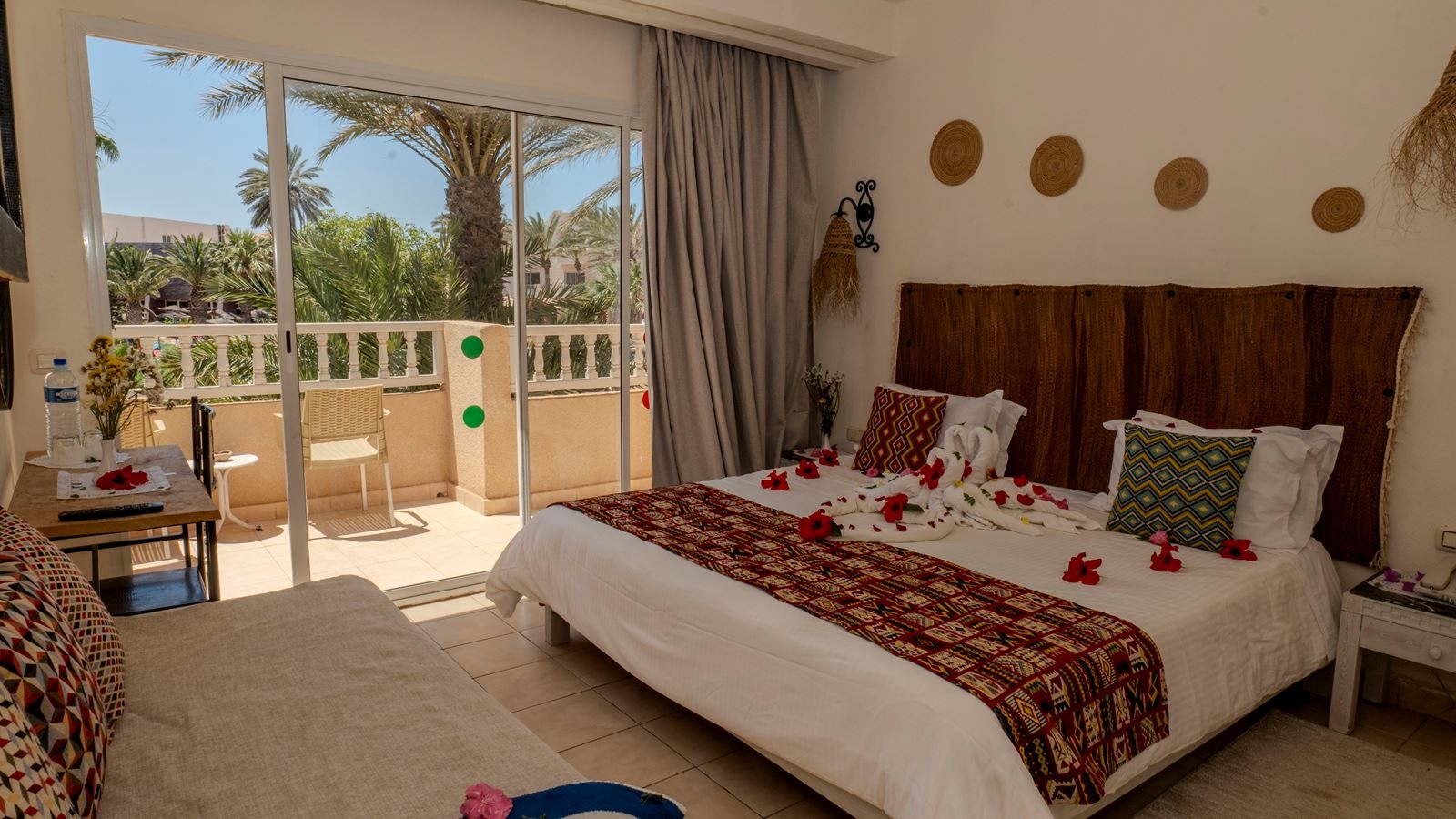 rooms-double-standard-room-garden-view