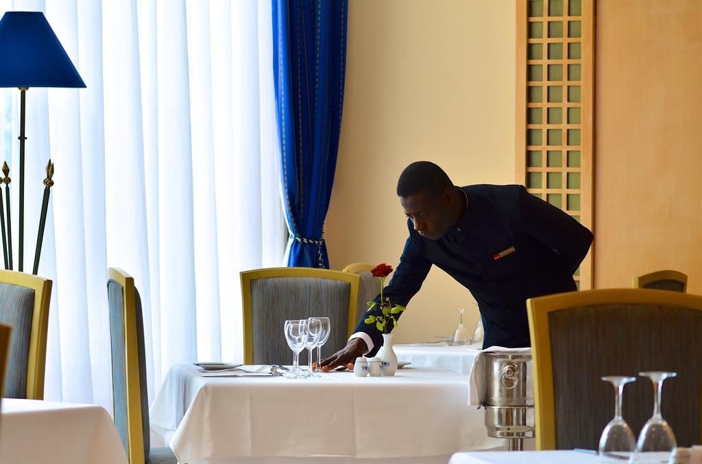 restaurants-restaurants