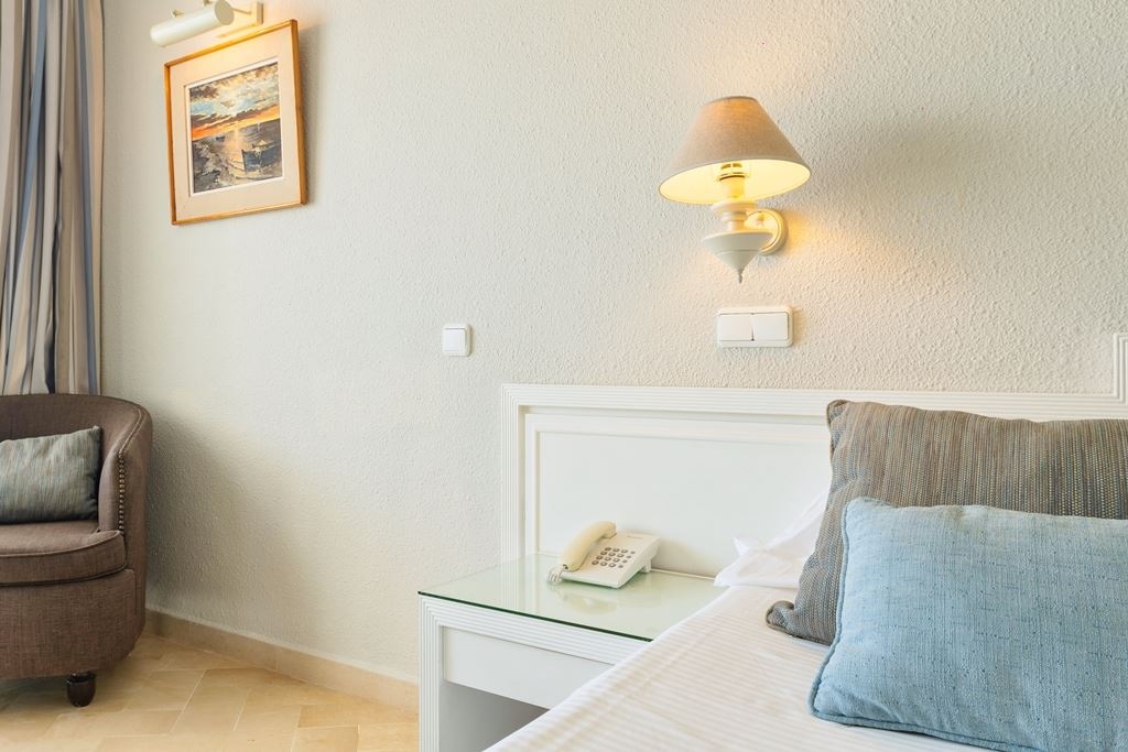 rooms-room-single-standard