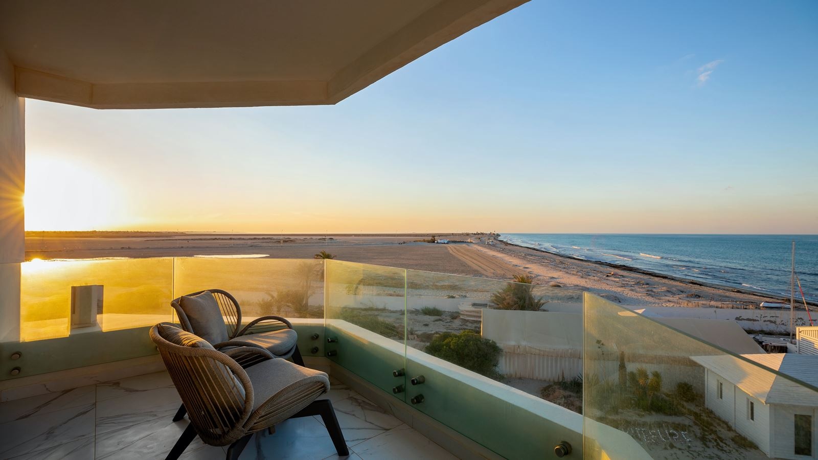 rooms-panoramic-junior-suite-sea-view-balcony