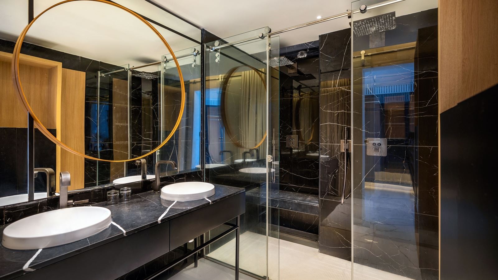 rooms-panoramic-junior-suite-sea-view-balcony