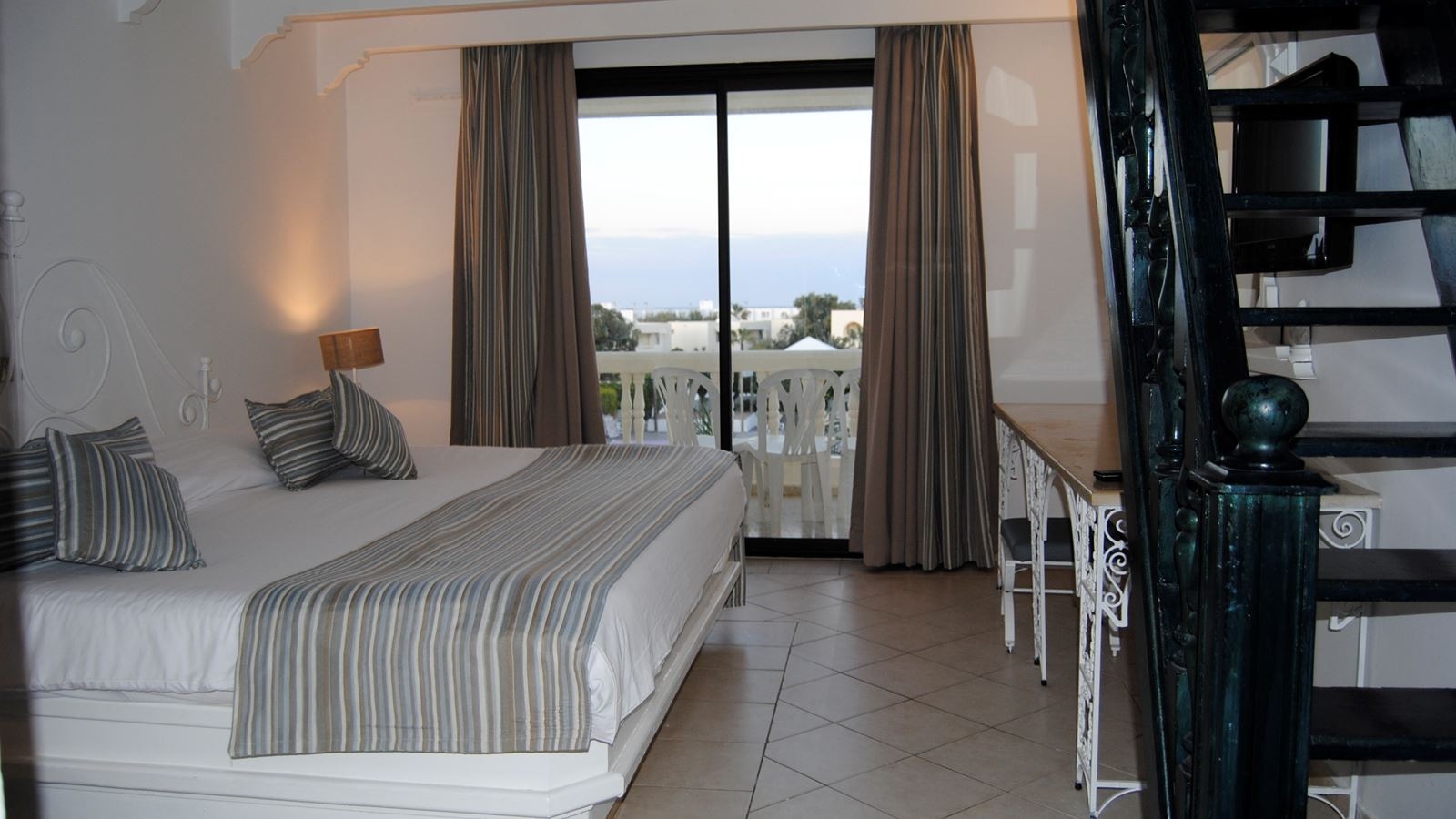 rooms-room-duplex-standard