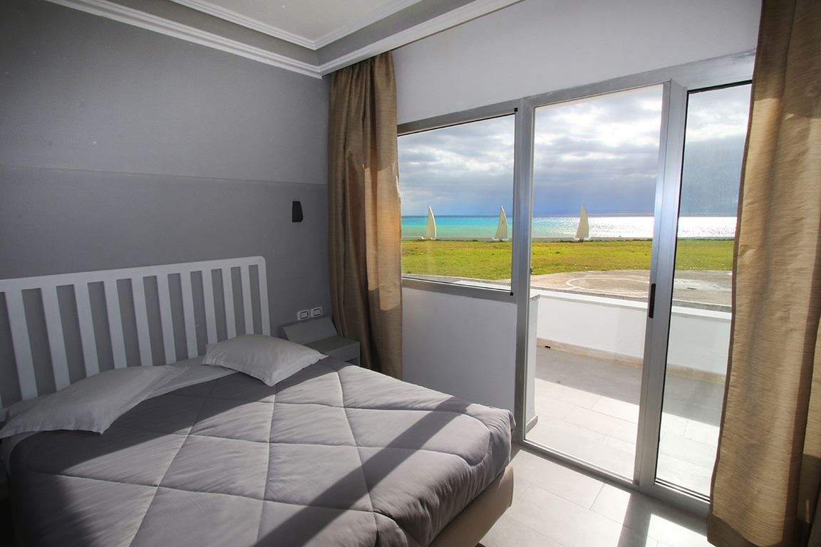 rooms-room-standard-seaview