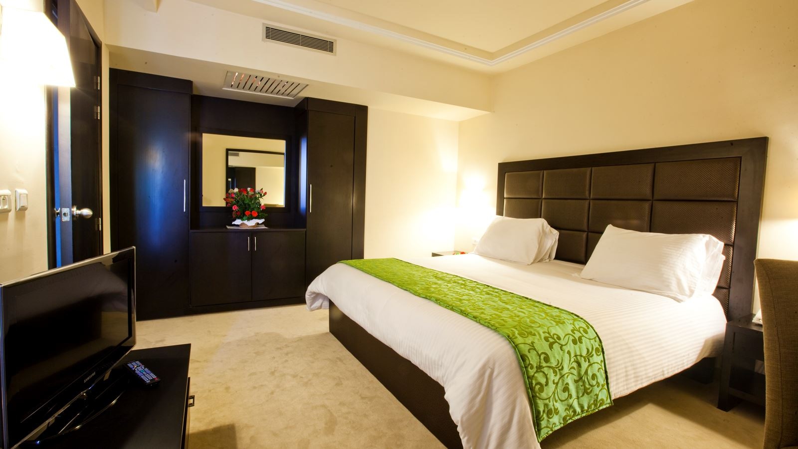 rooms-suite-junior-with-balcony-or-terrace