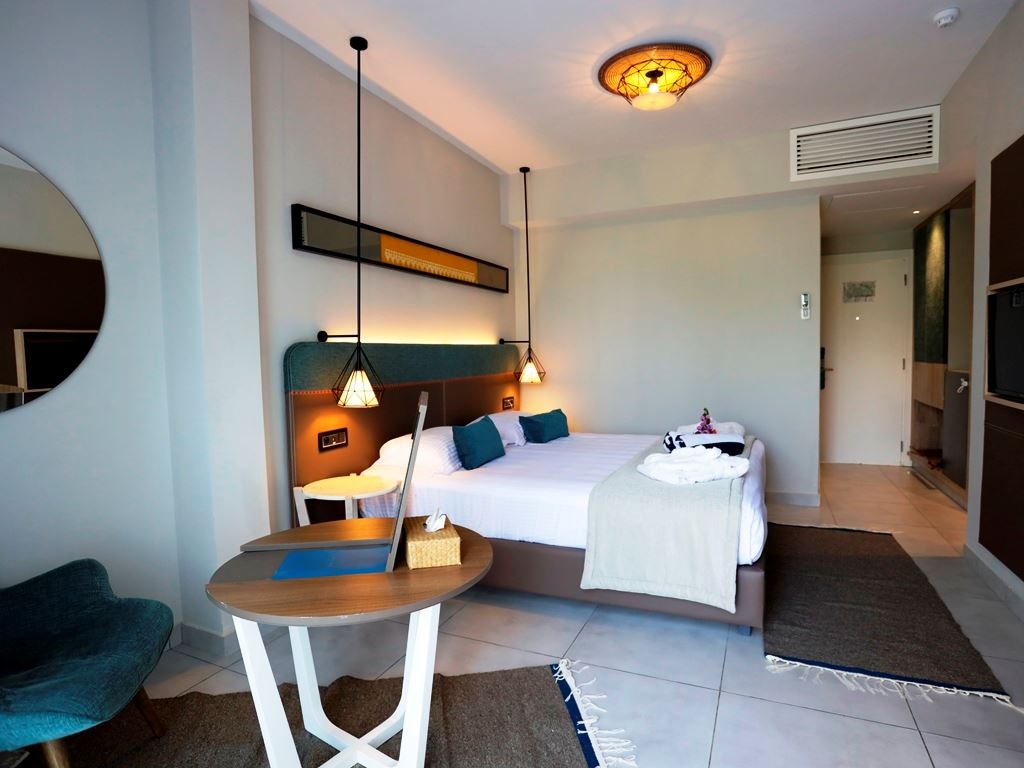 rooms-bungalow-garden-view