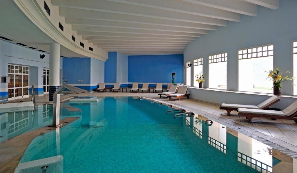 pools-indoor-pool