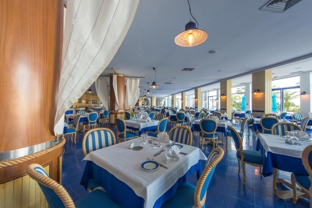 restaurants-main-restaurant--la-voile