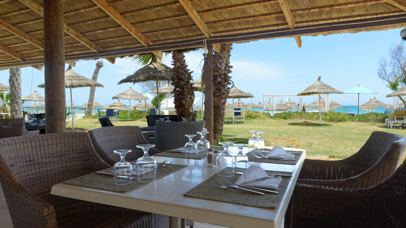 bars-beach-snack-bar-la-playa