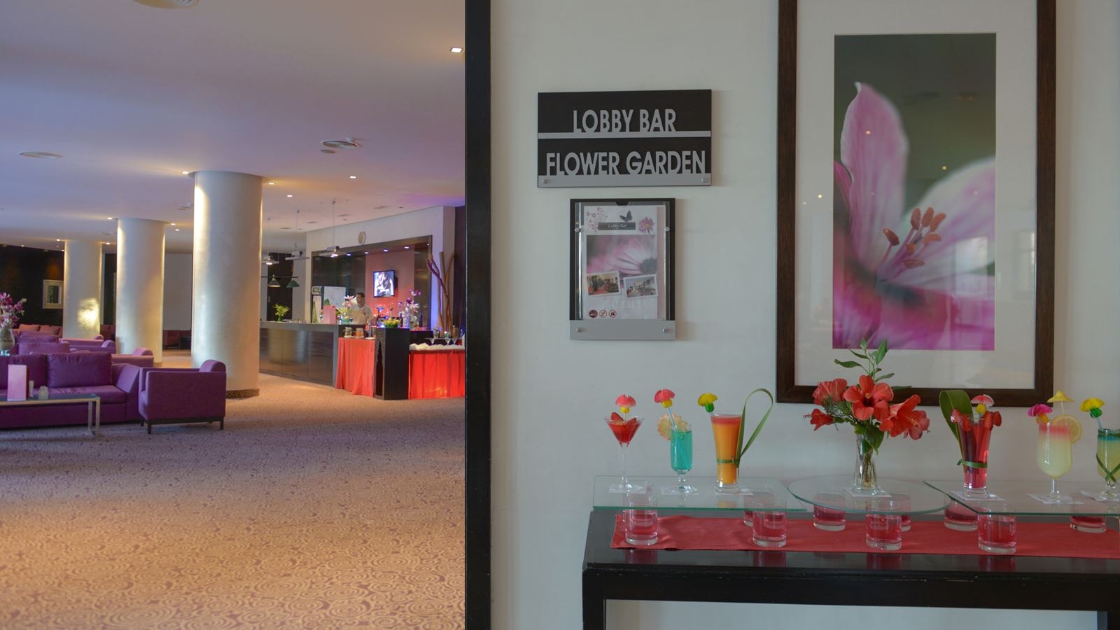 bars-lobby-bar-flower-garden