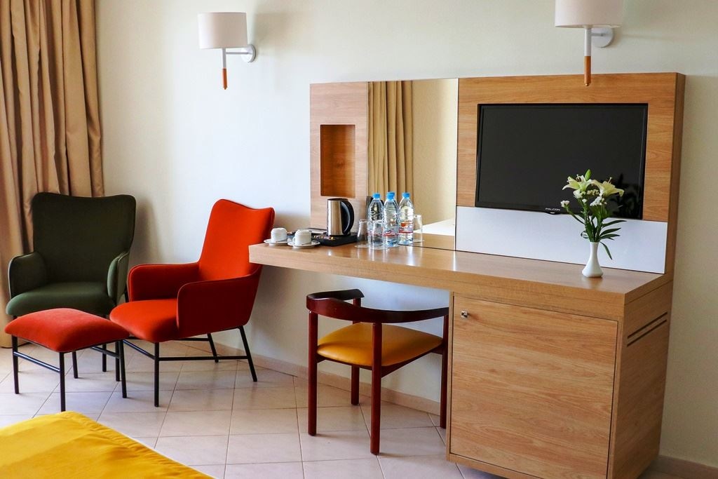 rooms-double-standard-room-gardenview