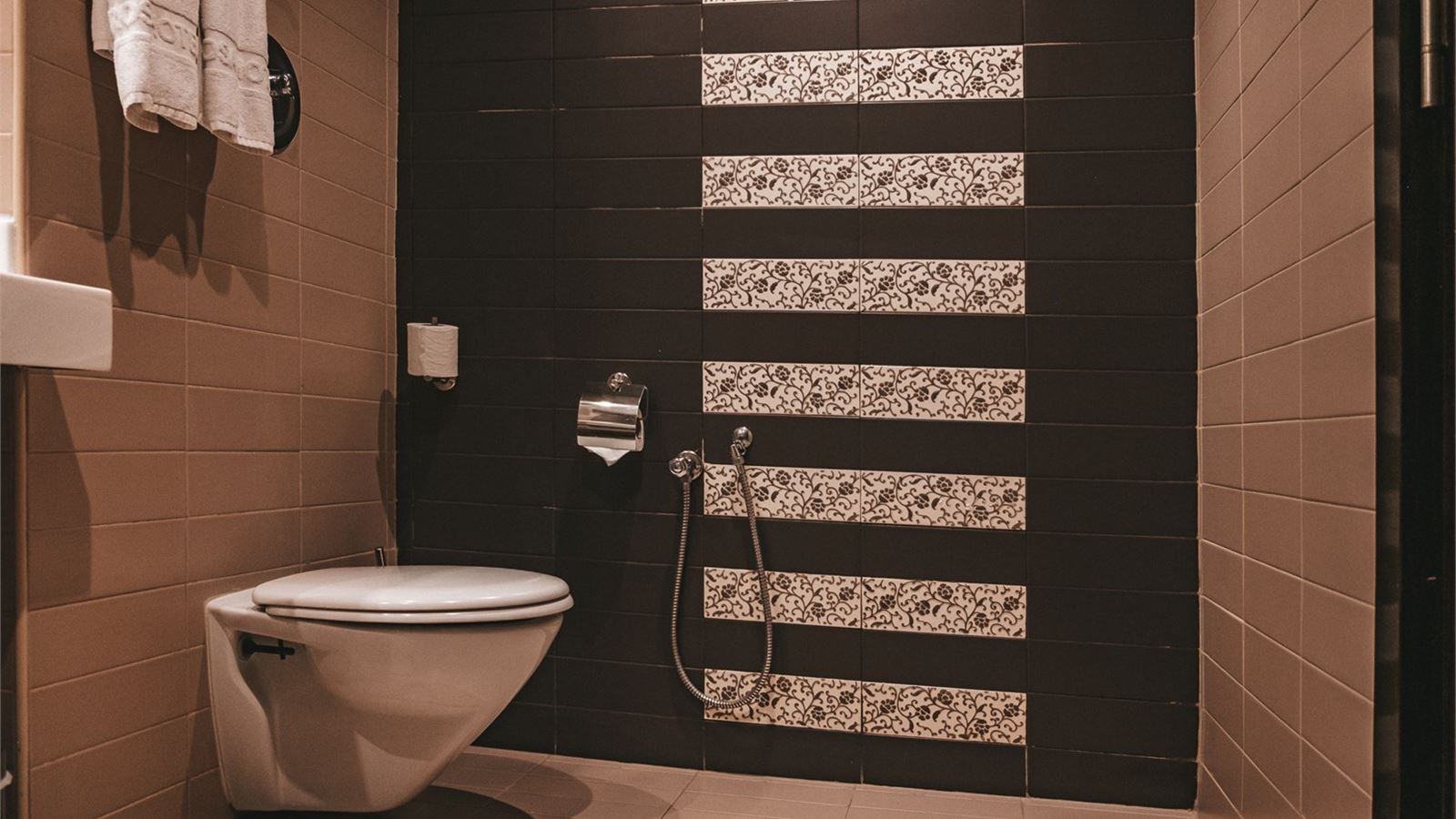 rooms-room-triple-garden-view