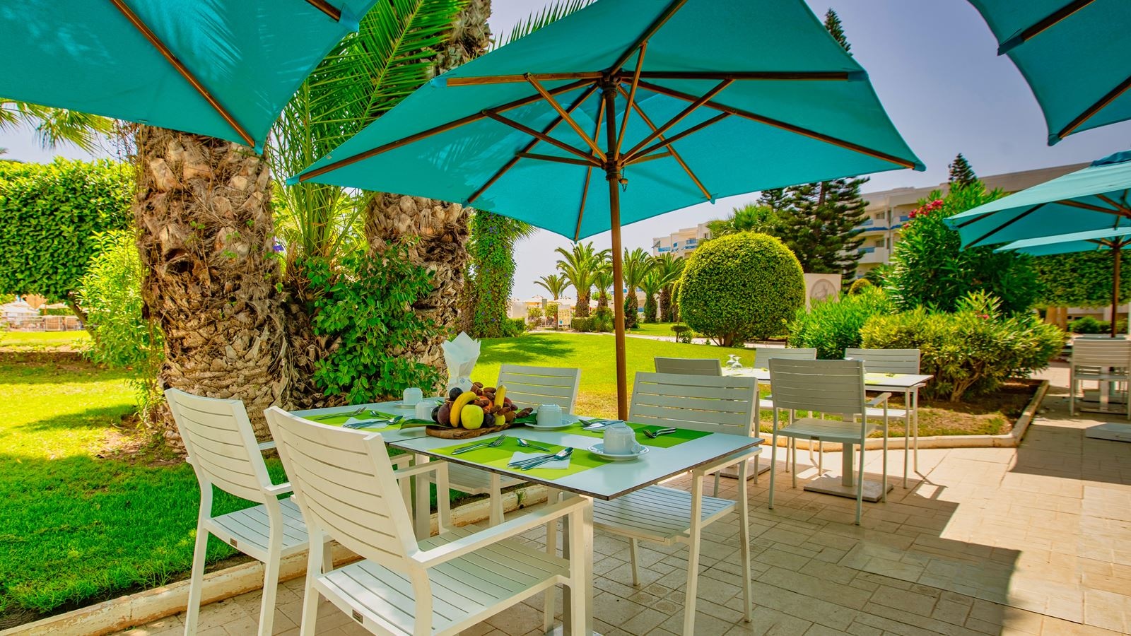 restaurants-main-restaurant--le-grenadier