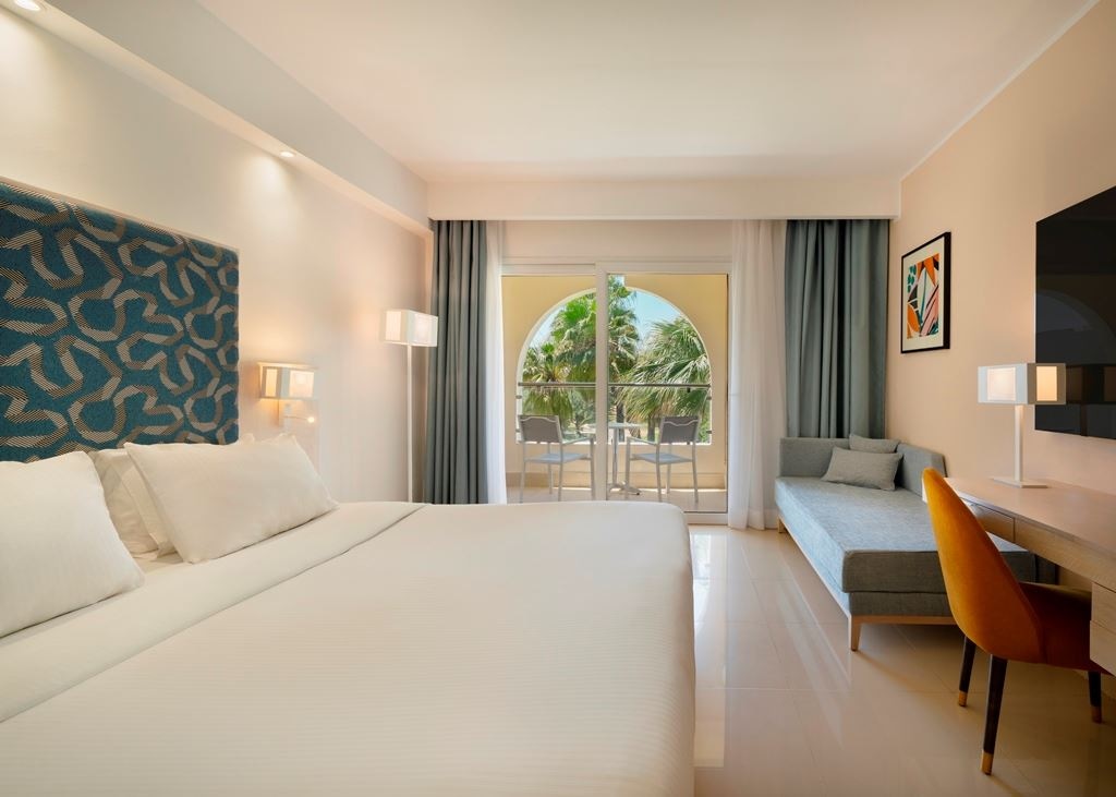 rooms-room-double-interonnection-garden-view