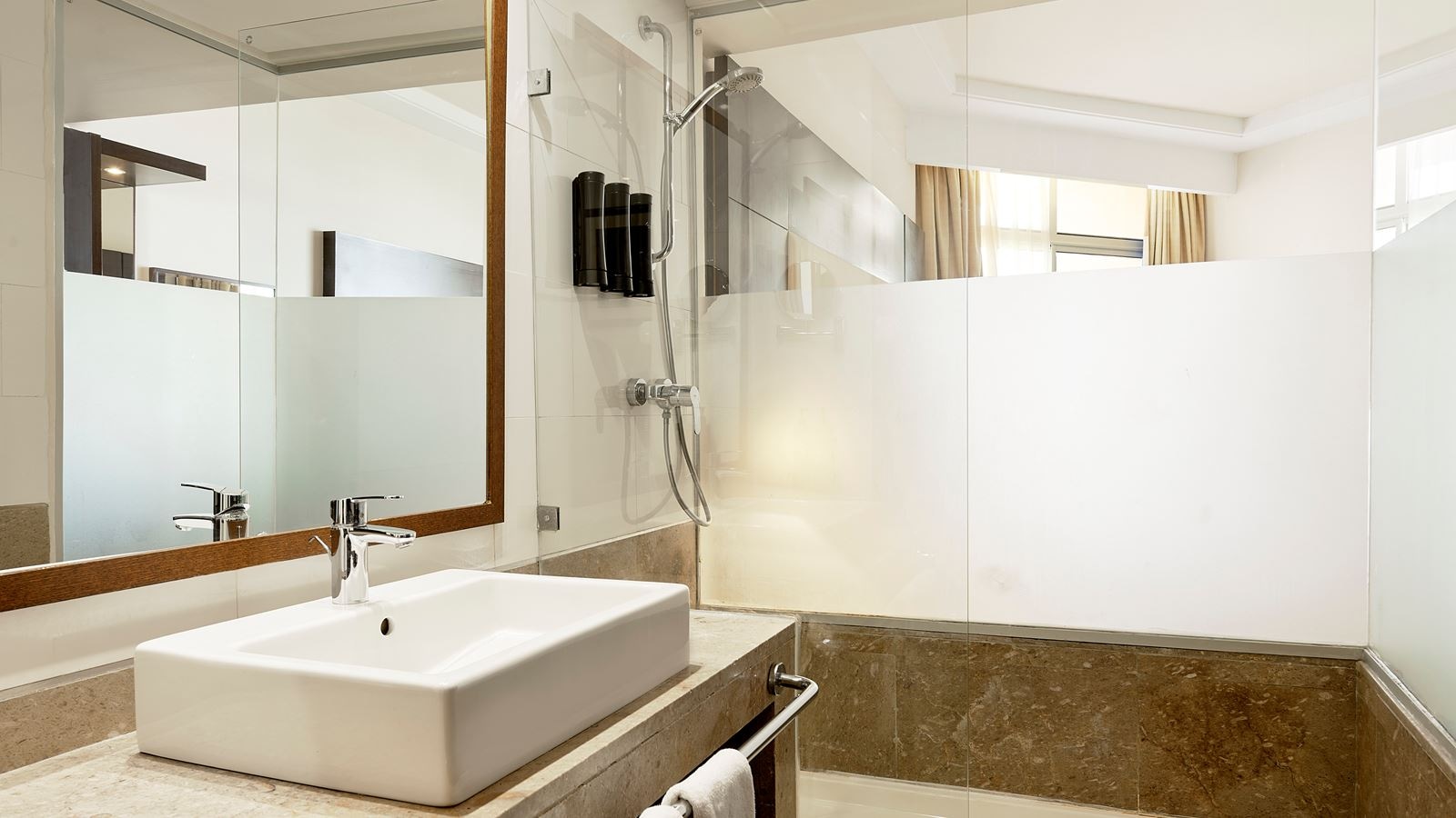 rooms-suite-junior-star-prestige-garden-view