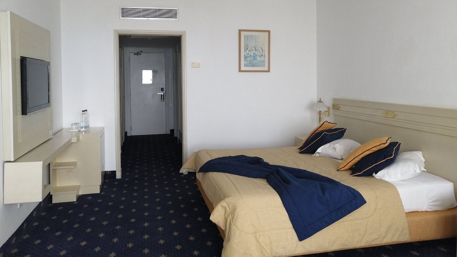 rooms-room-standard--single