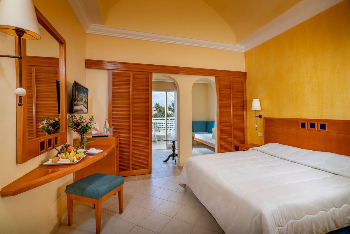 rooms-room-quad-family