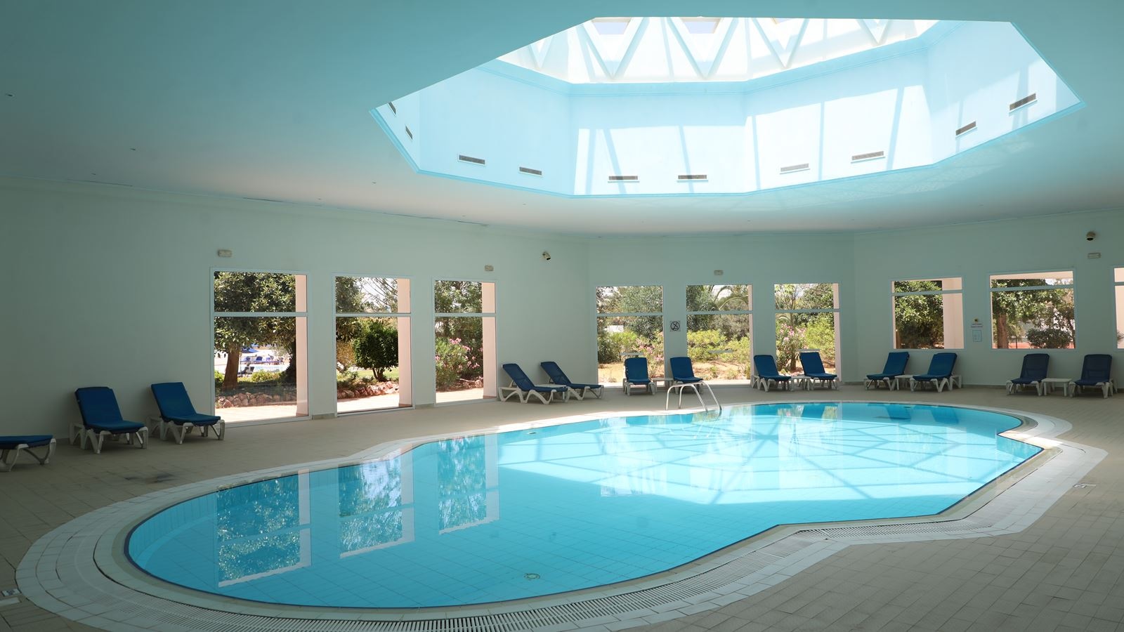 pools-indoor-pool
