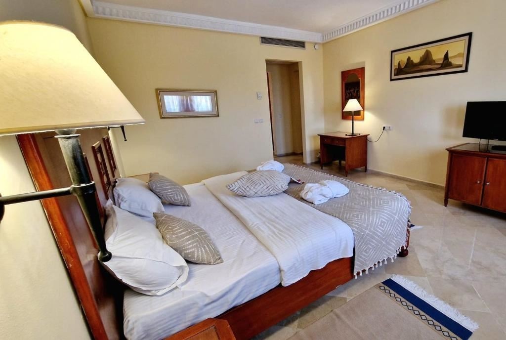 rooms-single-standard-room