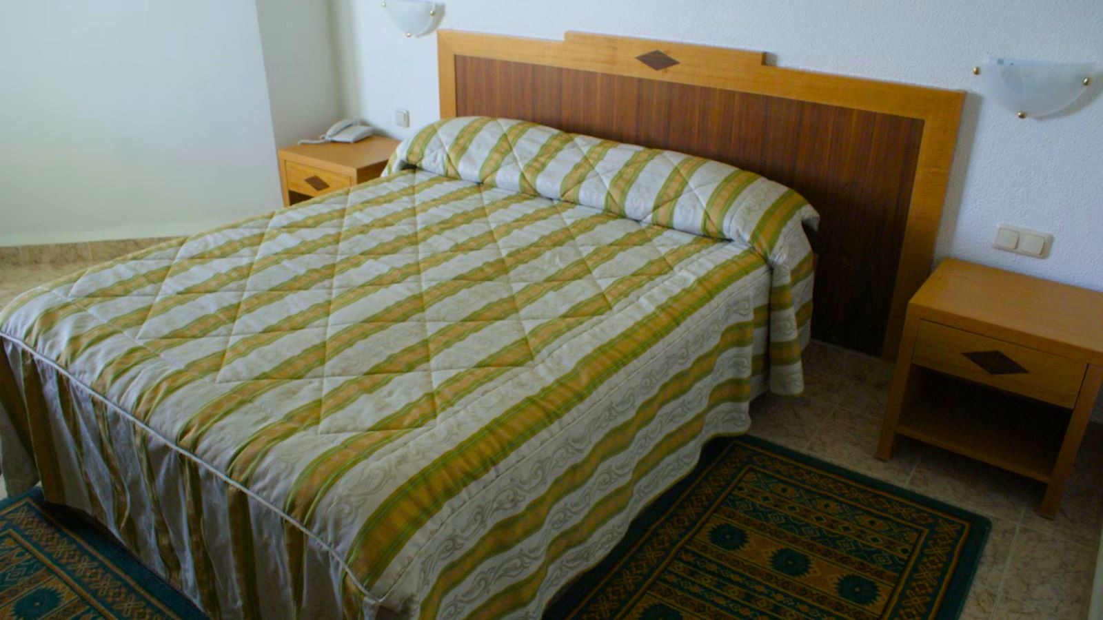 rooms-standard-room