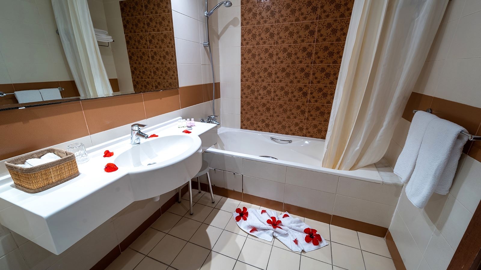 rooms-double-twin-triple-standard