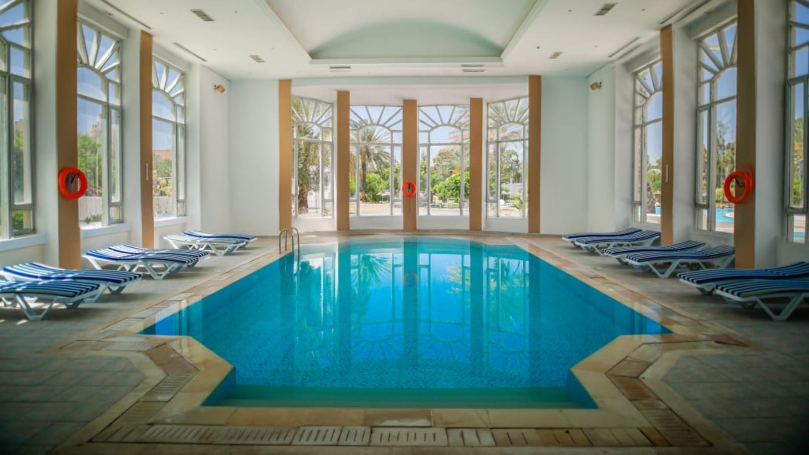 pools-indoor-pool