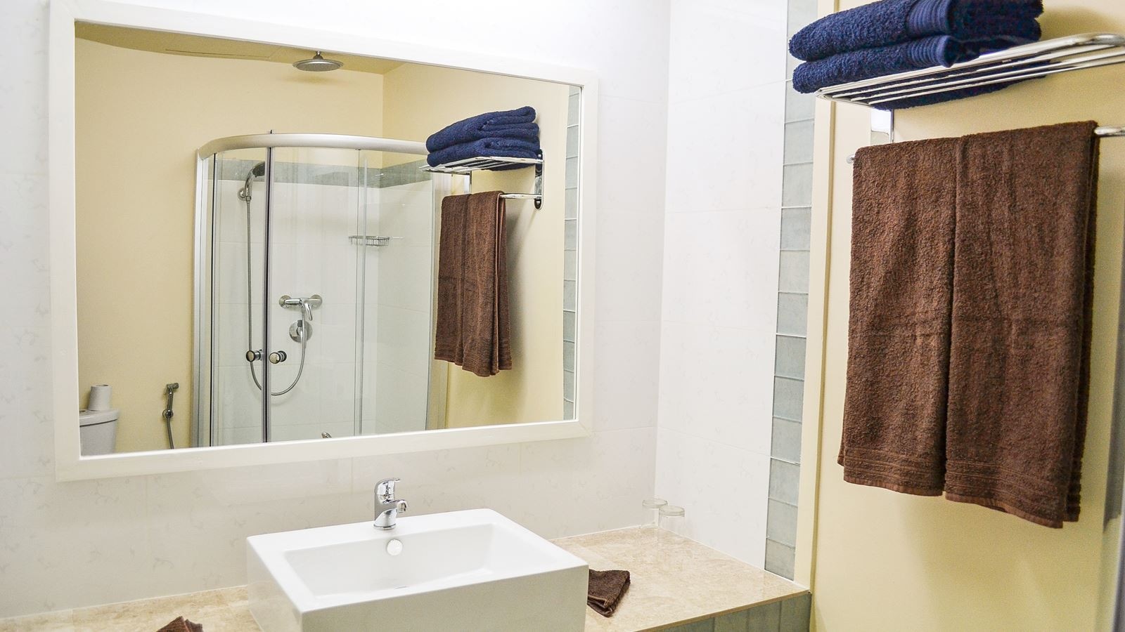 rooms-shairose-deluxe