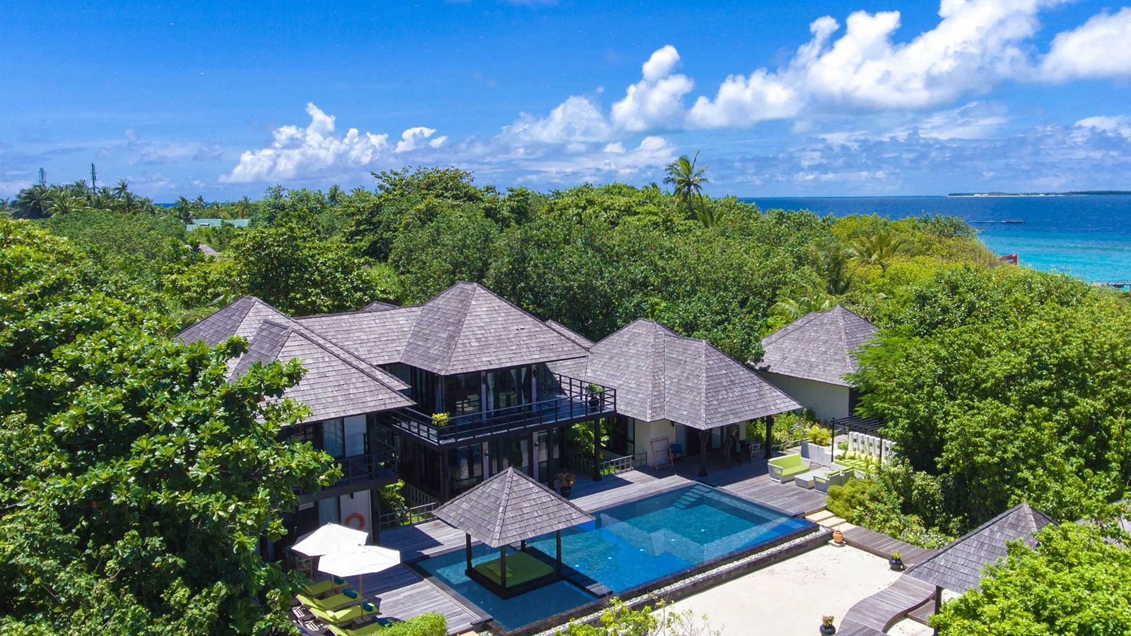 rooms-three-bedroom-island-residence-with-family-pool-and-private-pool