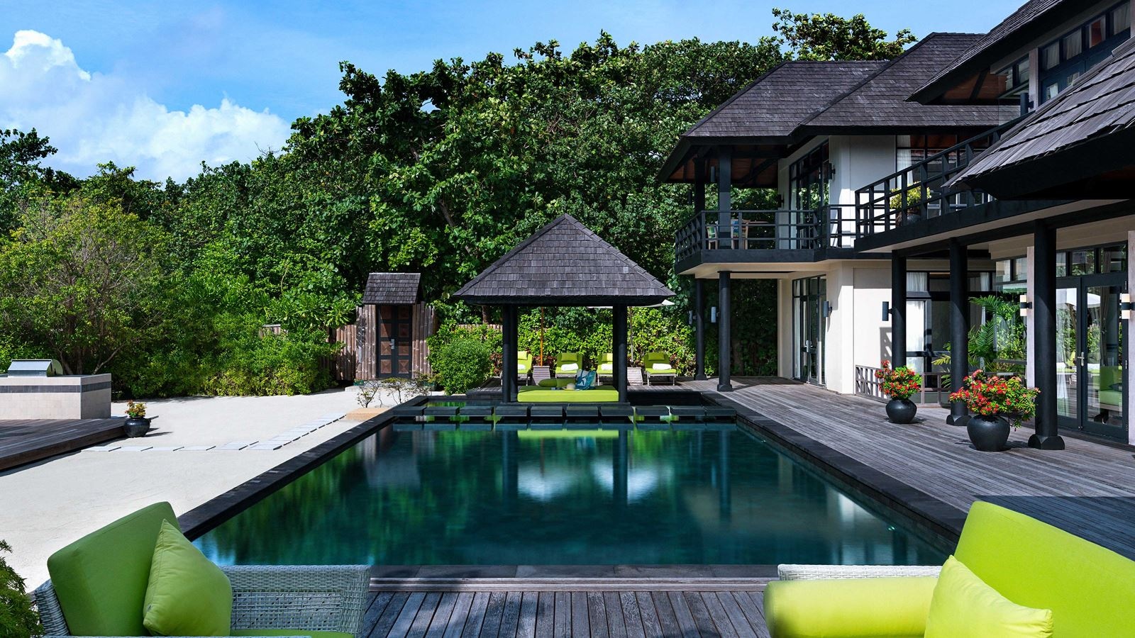 rooms-three-bedroom-island-residence-with-family-pool-and-private-pool