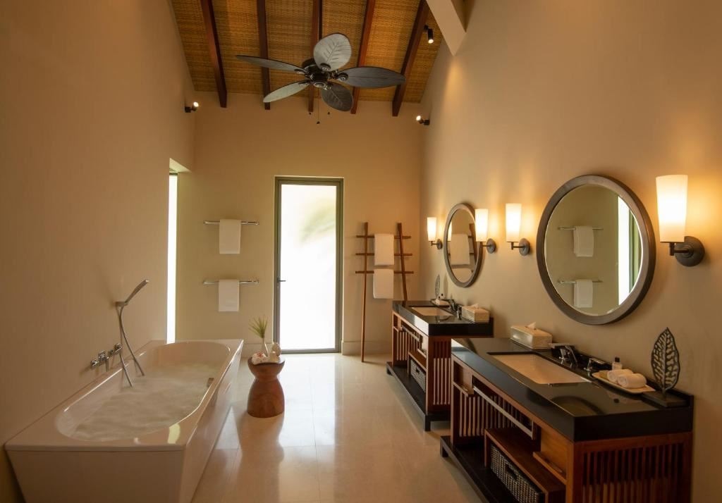 rooms-sunset-beach-pool-villa