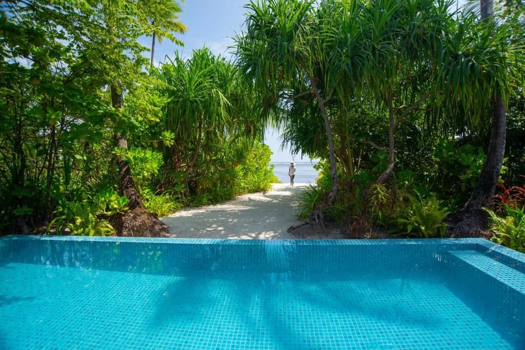 rooms-sunset-deluxe-beach-pool-villa