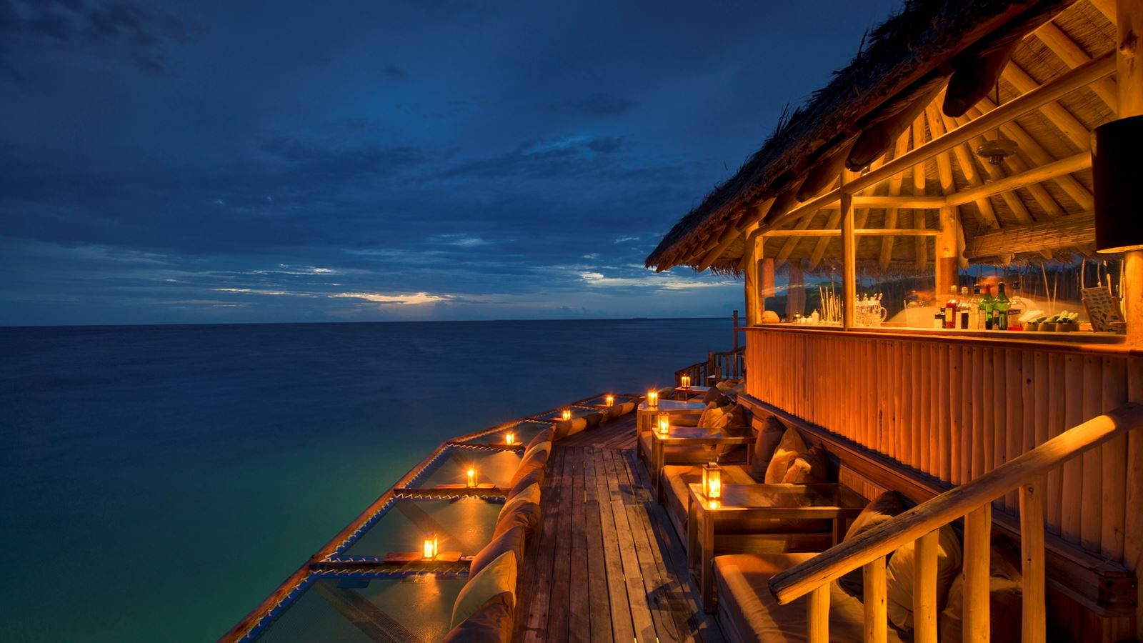 restaurants-by-the-bar