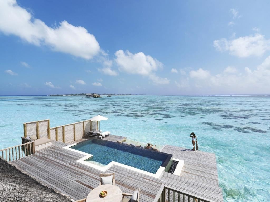 rooms-residence-with-pool