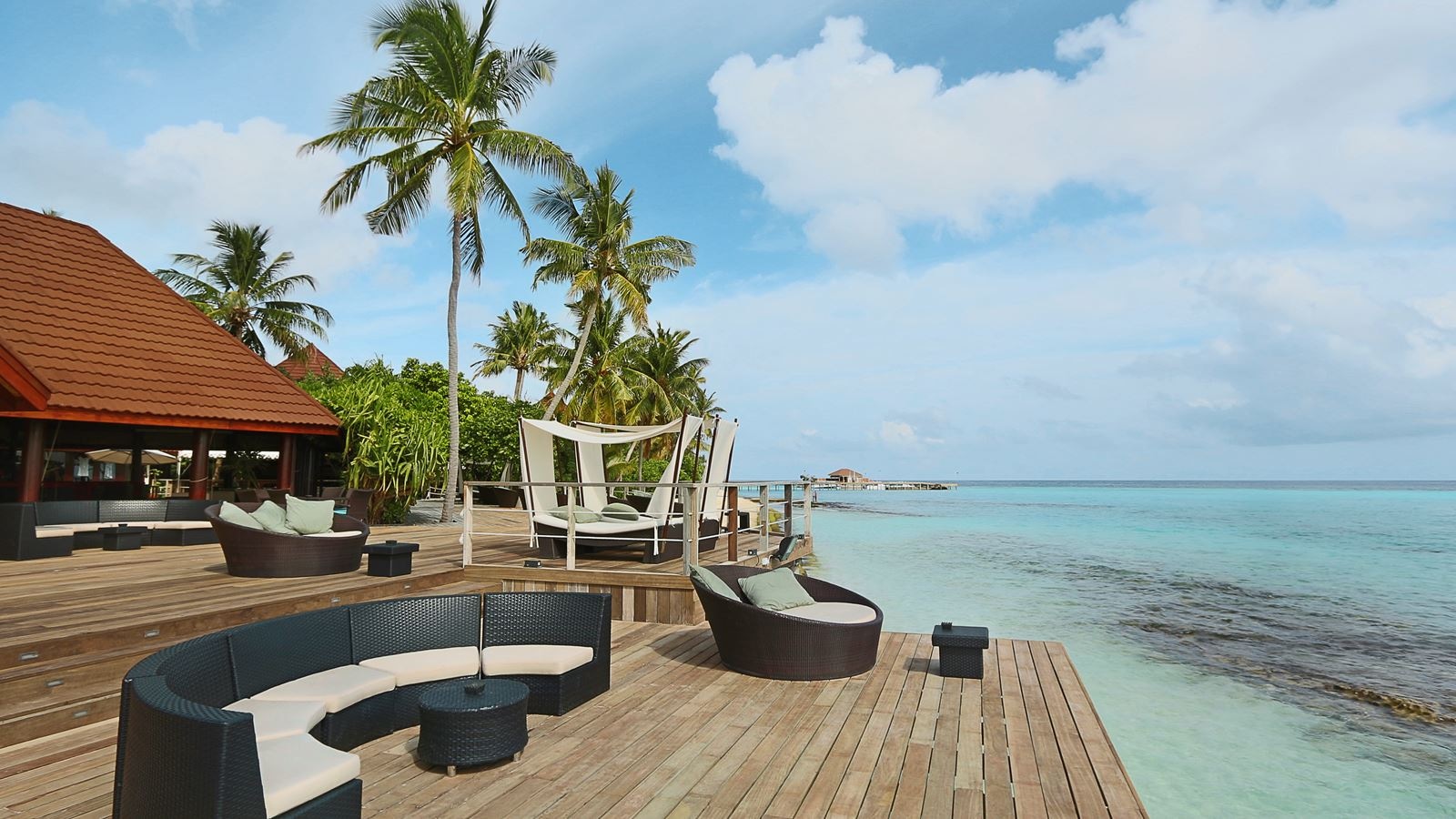 restaurants-main-bar