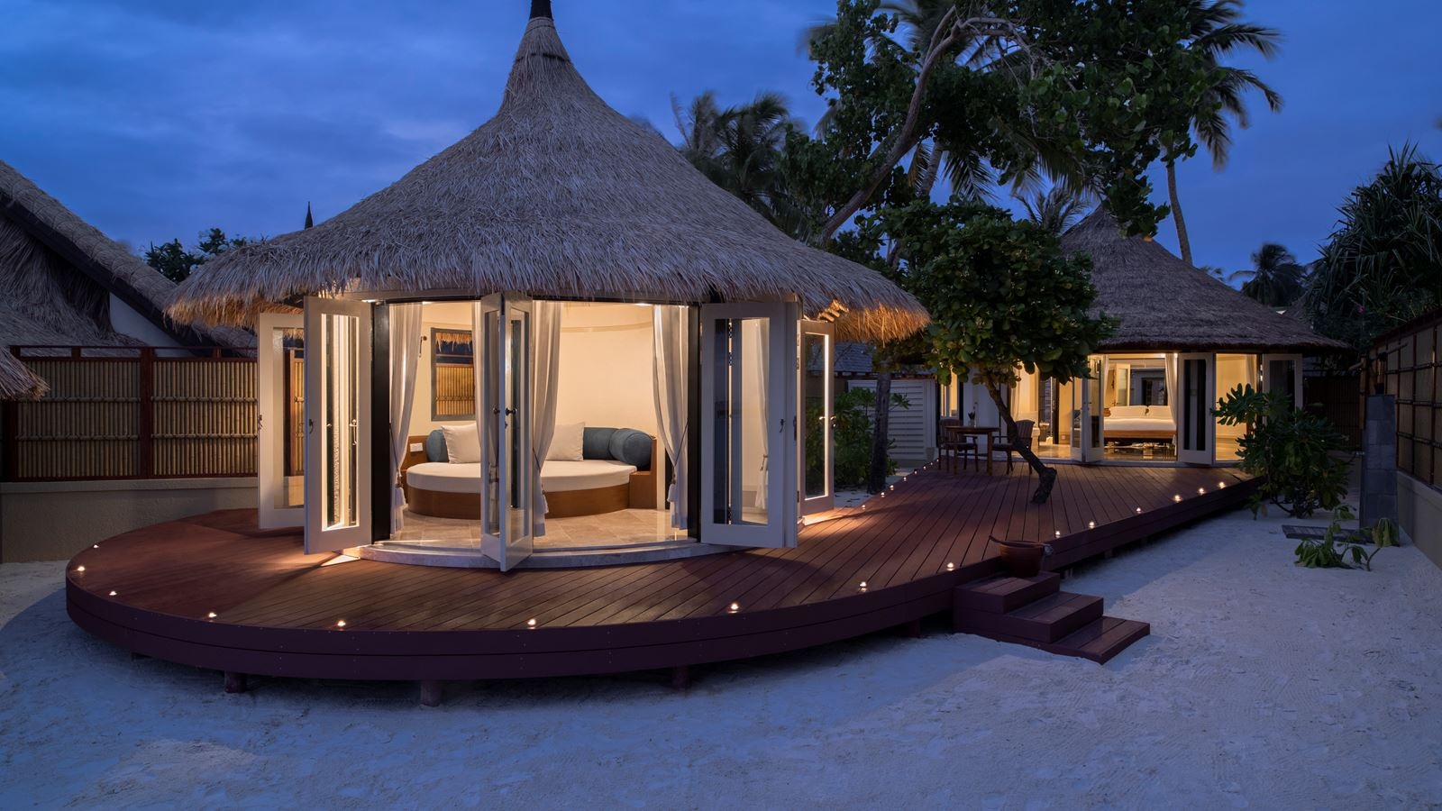 rooms-grand-beachfront-pool-villa