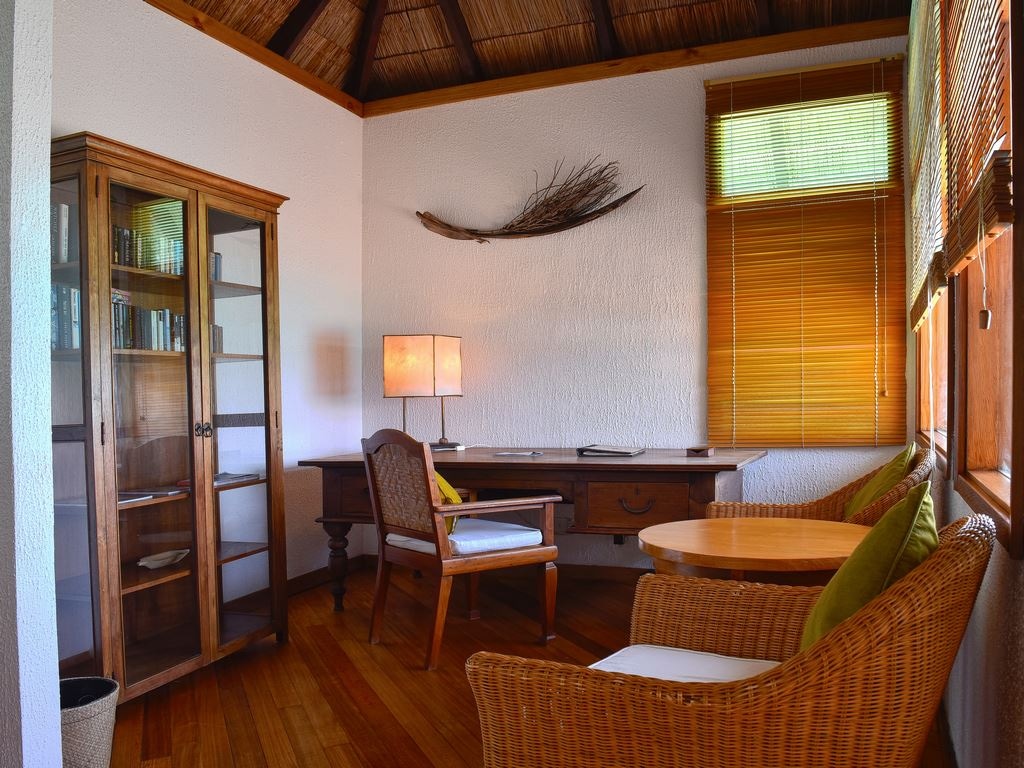 rooms-lagoon-villa