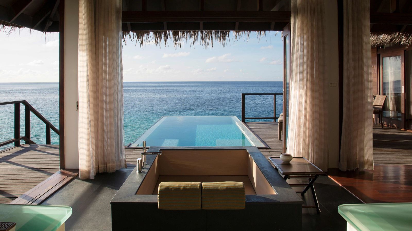 rooms-escape-water-villa-with-pool