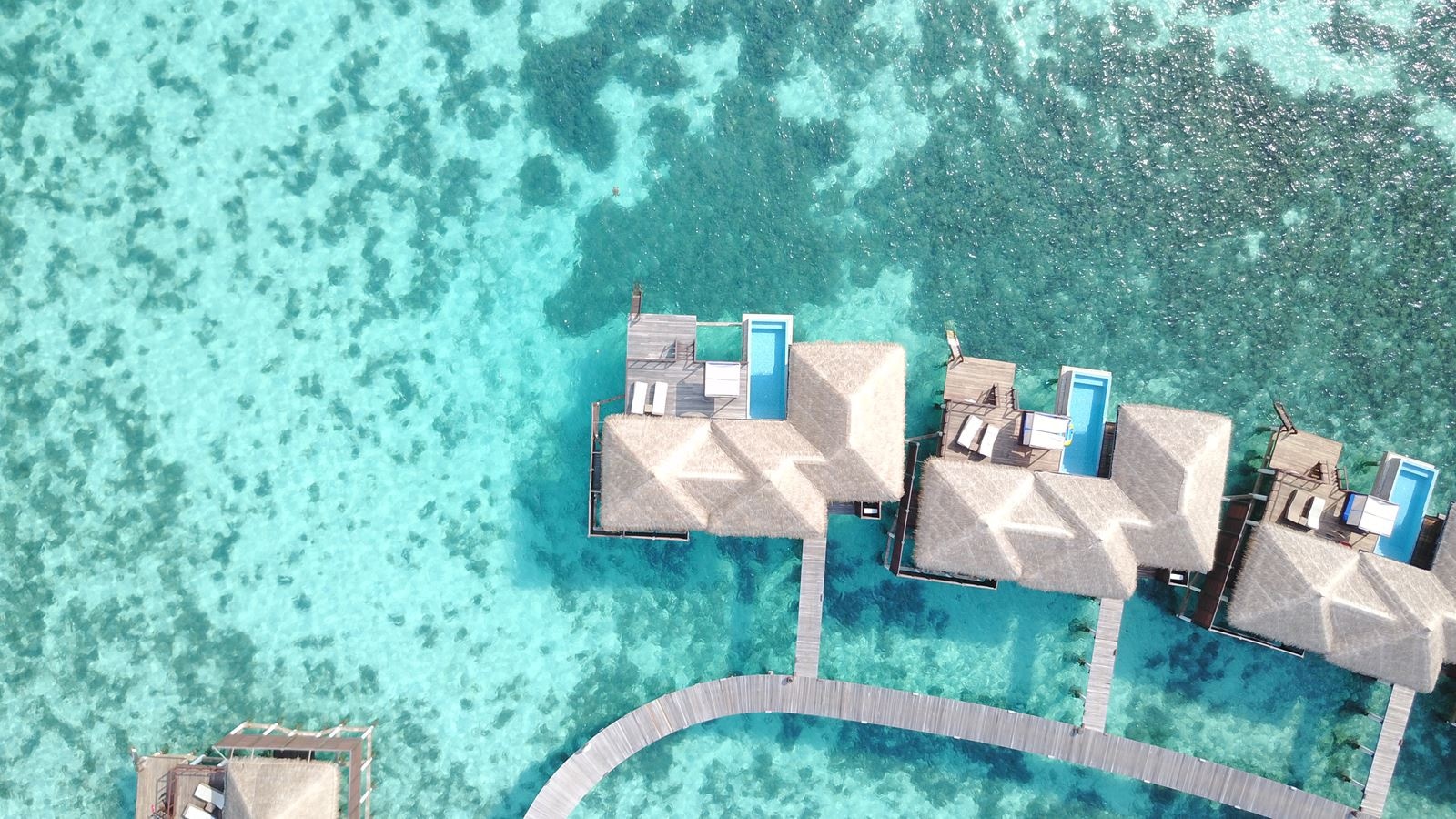 rooms-coco-residence-with-pool