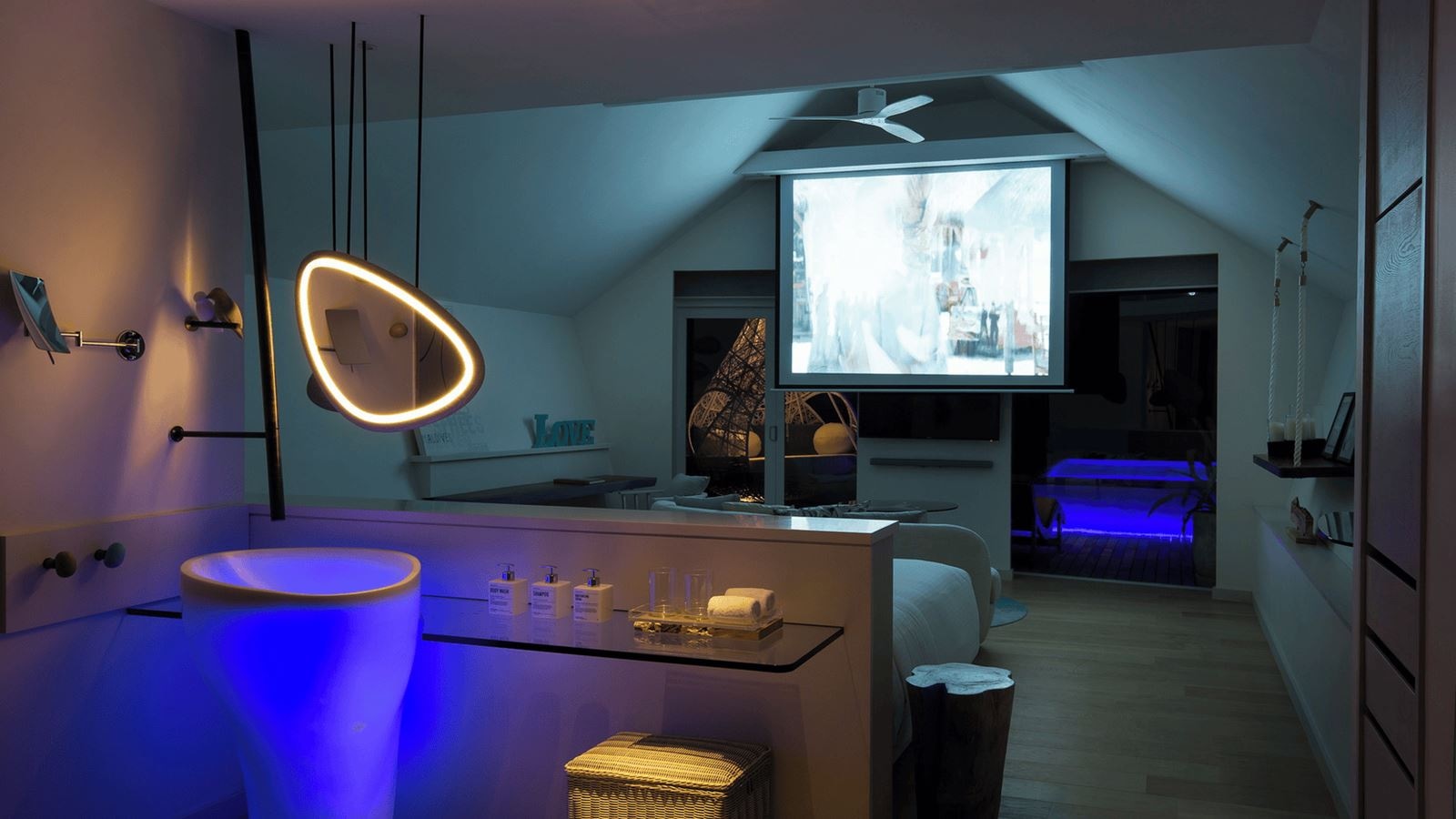 rooms-overwater-infinity-pool-villa